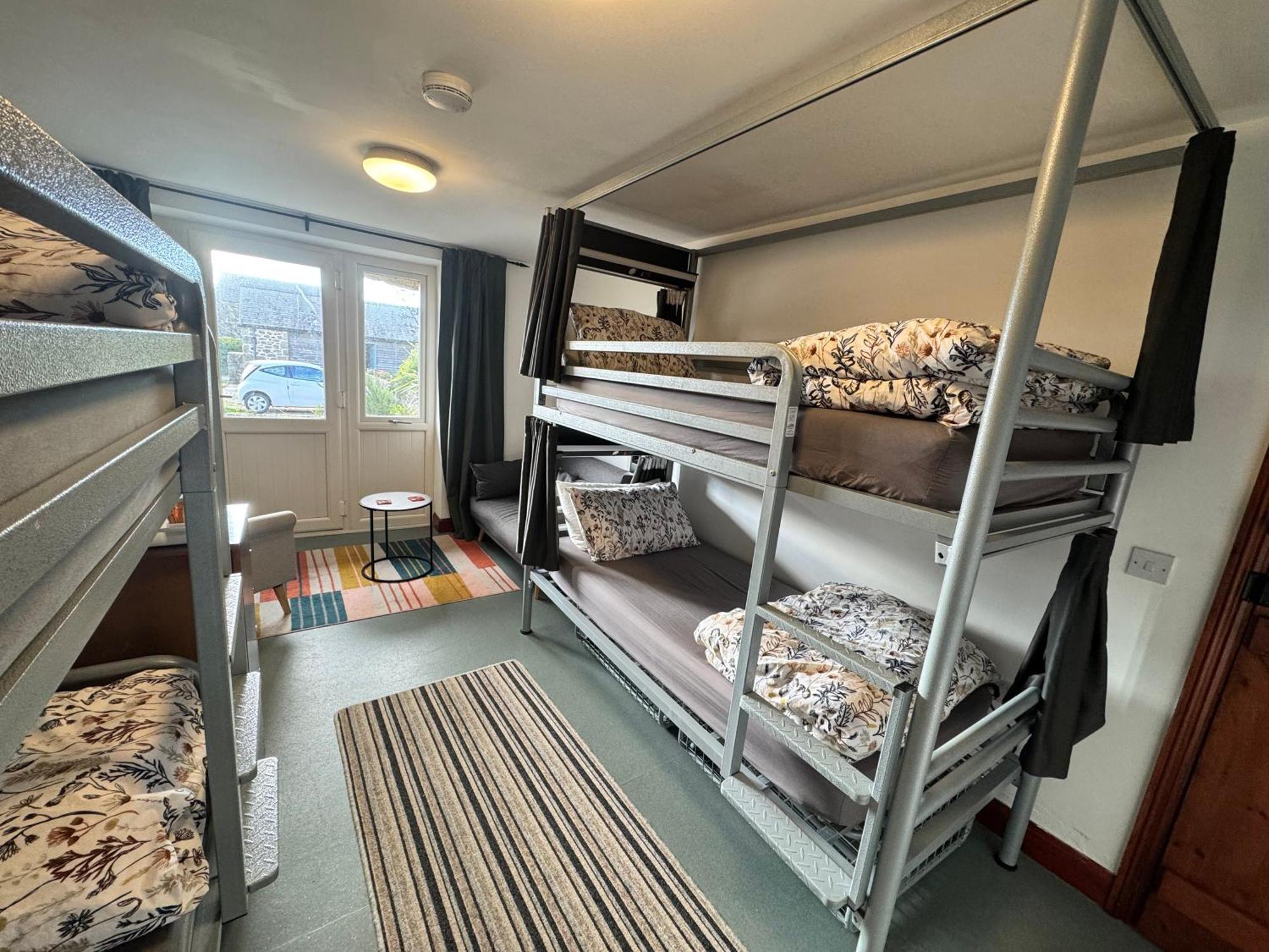 Lands End Hostel And B&B セネン エクステリア 写真